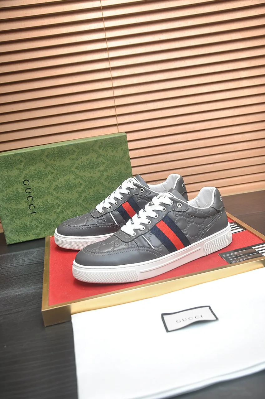 Men's shoes 💰480💶【GUCCI】1:1 men's sports shoes from the official website are now on the market. They are made of original silk cowhide + first-layer sheepskin lining, plus the original 1:1 comfortable outsole from the official website. Fashionable and versatile, super comfortable and breathable! Available in 2 colors: black, standard shoe size 38/45 (custom-made size 45 is non-refundable)